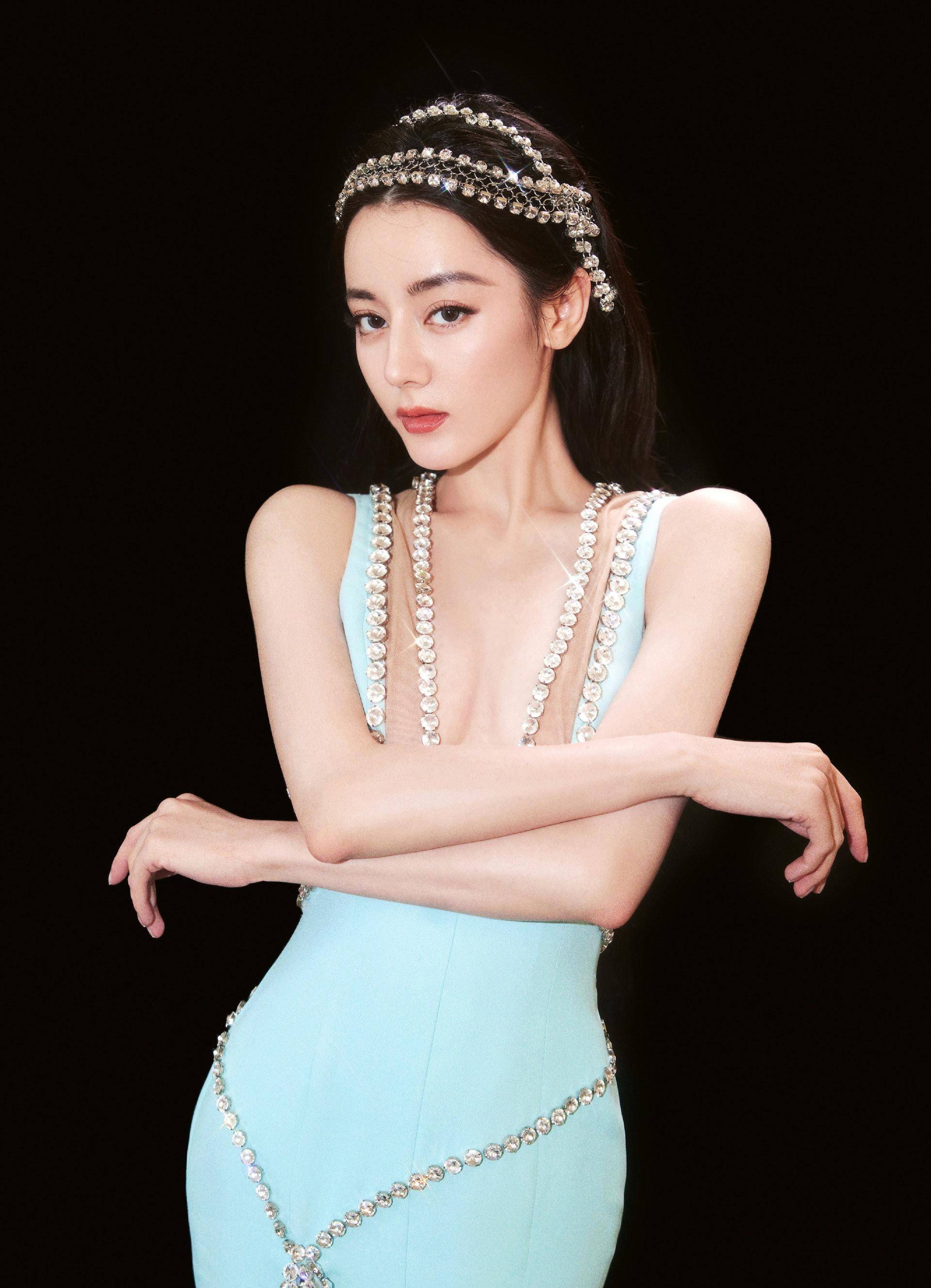 迪丽热巴的全名叫什么,迪丽热巴全名叫什么什么意思