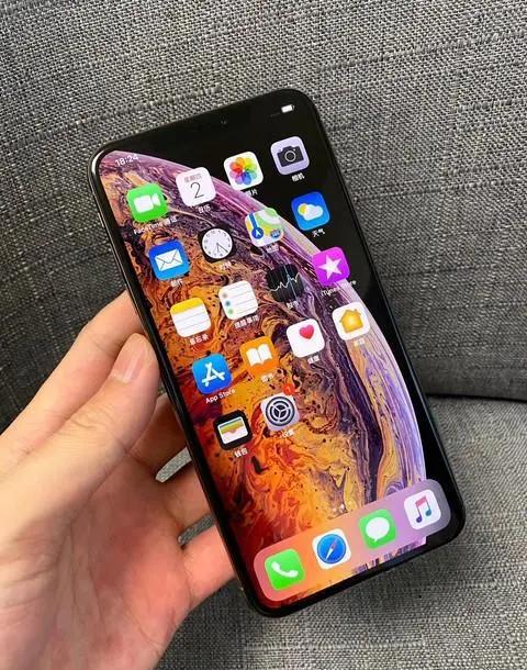 苹果手机充电开不了机了是怎么回事,苹果手机充电开不了机了是怎么回事儿