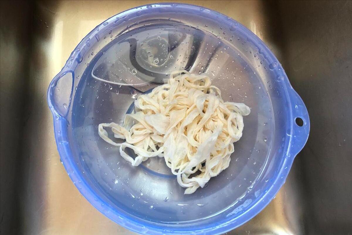 灌香肠时10斤肉用多少盐,灌香肠时10斤肉用多少盐合适