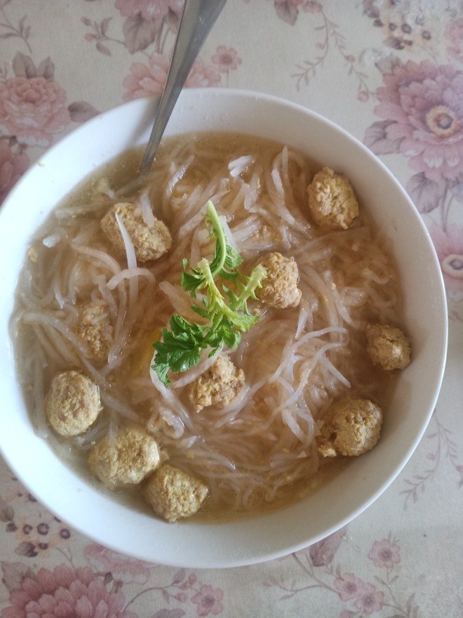 炖丸子需要放哪些配菜,炖丸子需要放哪些配菜呢