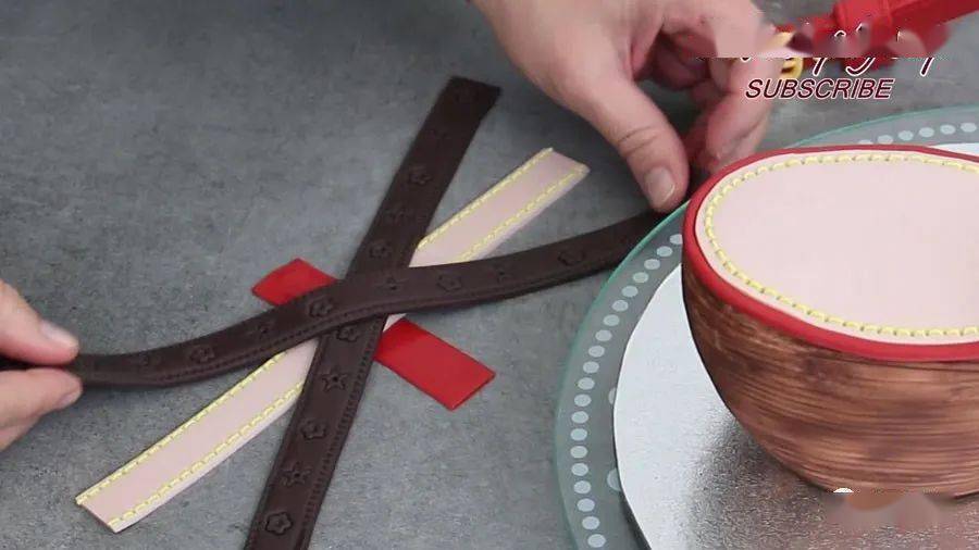 系鞋带的读音是什么?_蛋糕问答,