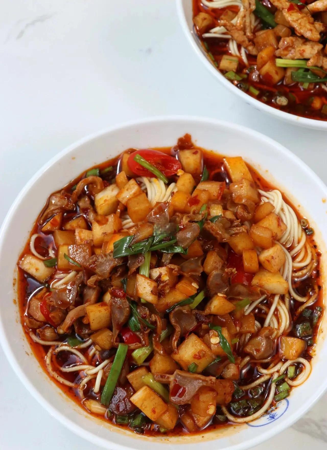 鸡杂面的做法,家常鸡杂的做法