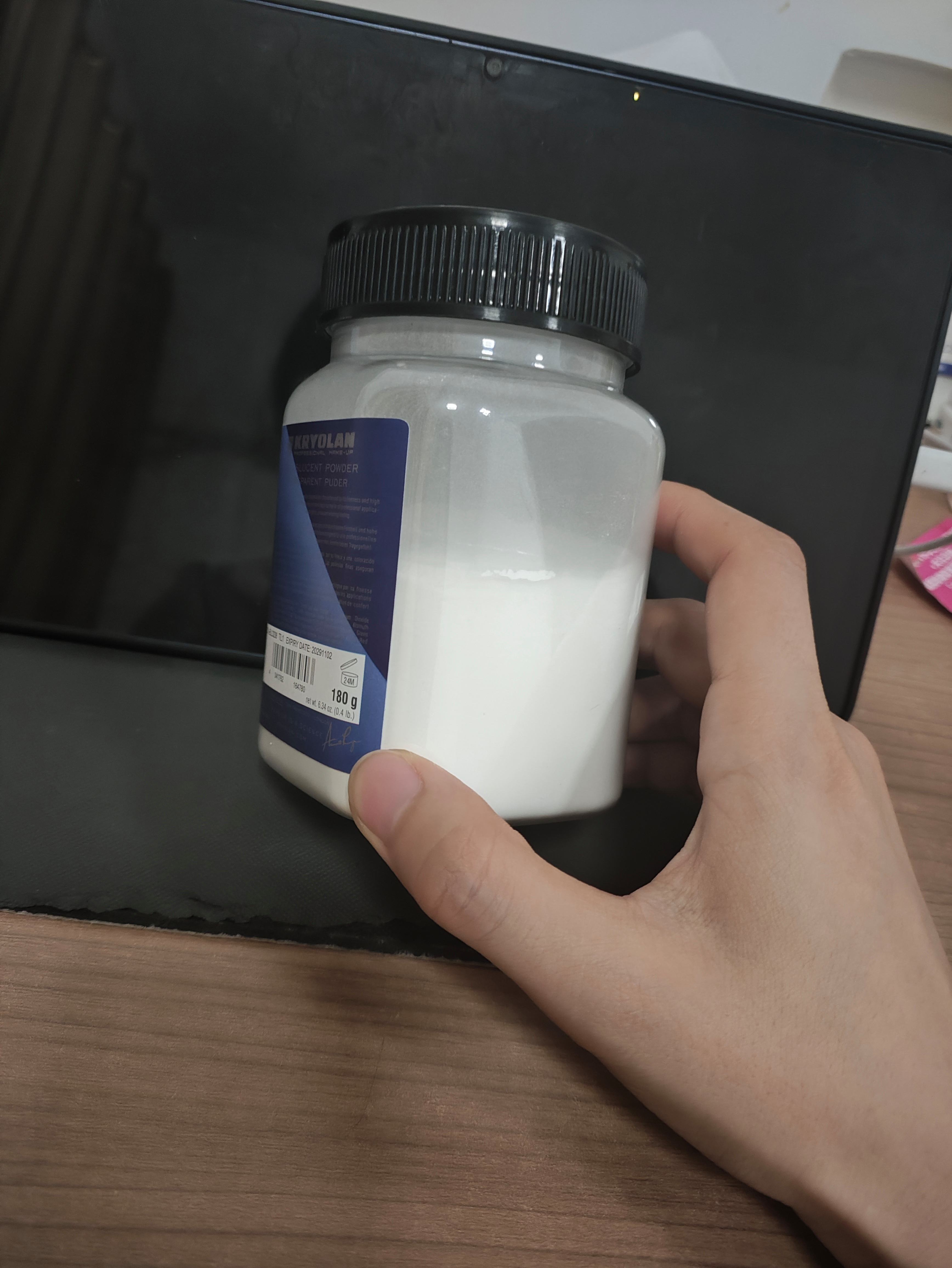 蜜粉和散粉的区别在哪,蜜粉和散粉是一个东西吗