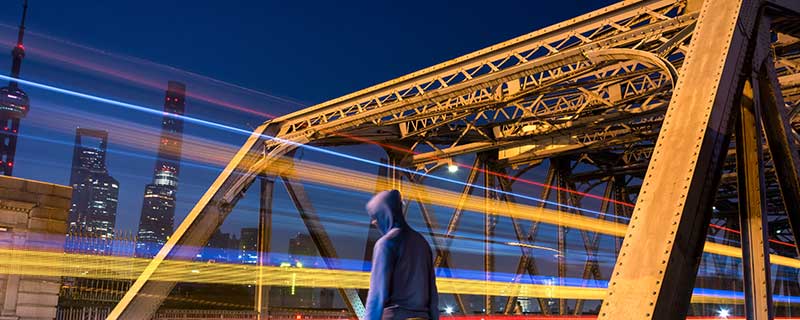 梦到自己穿越时空,梦到自己穿越时空隧道