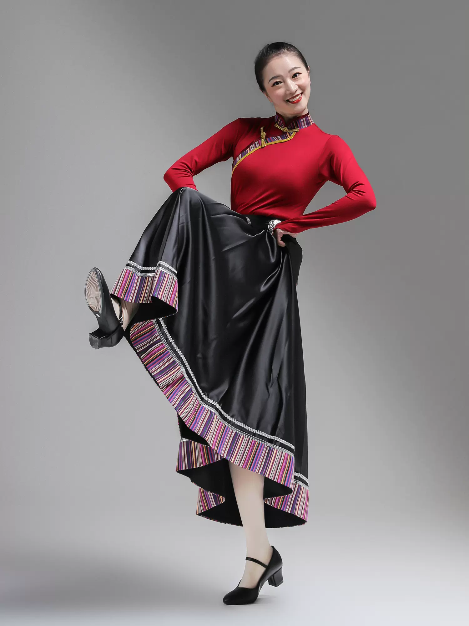 藏族舞蹈基本动作介绍,藏族舞蹈基本动作介绍图片