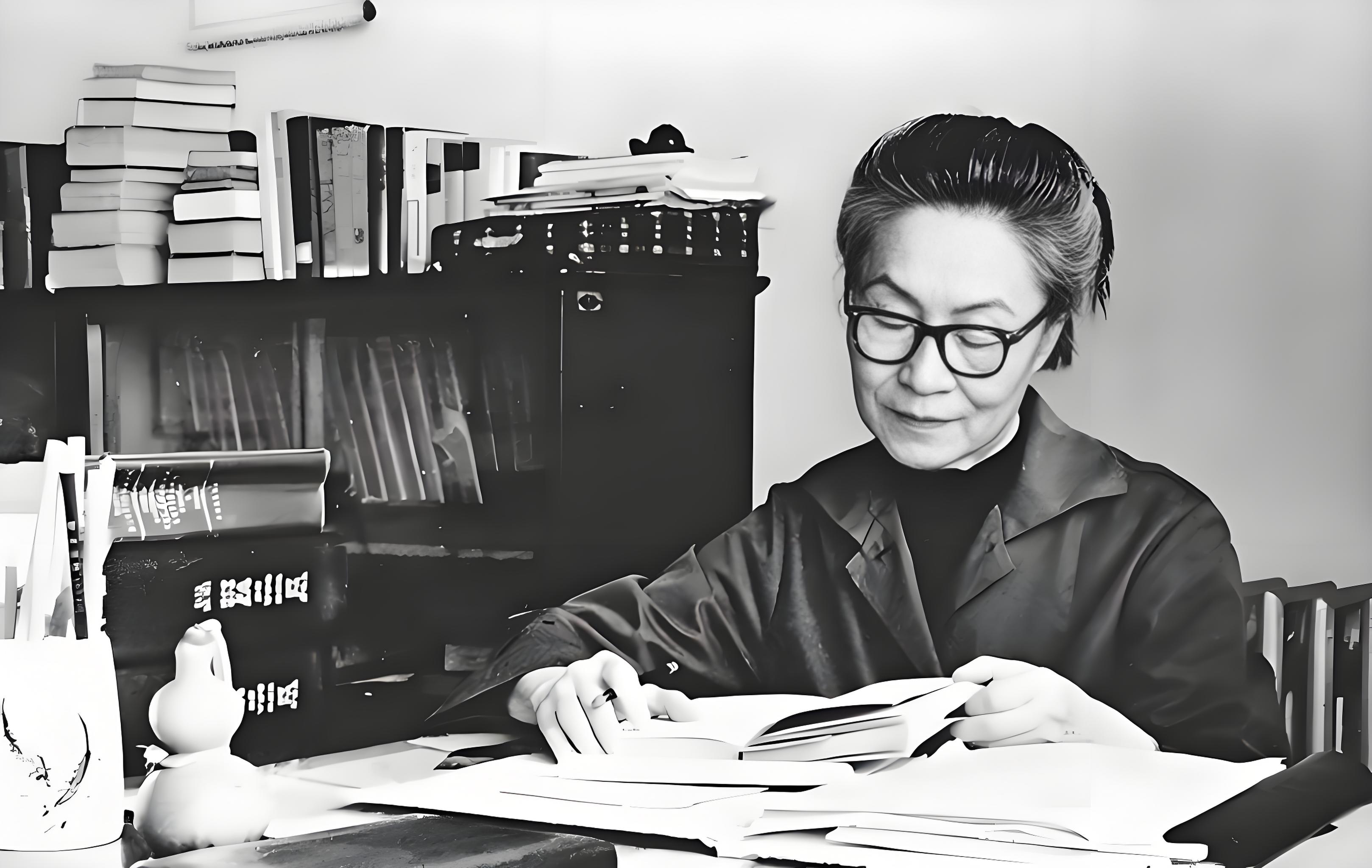 杨绛简介,杨绛传的作者吴玲简介