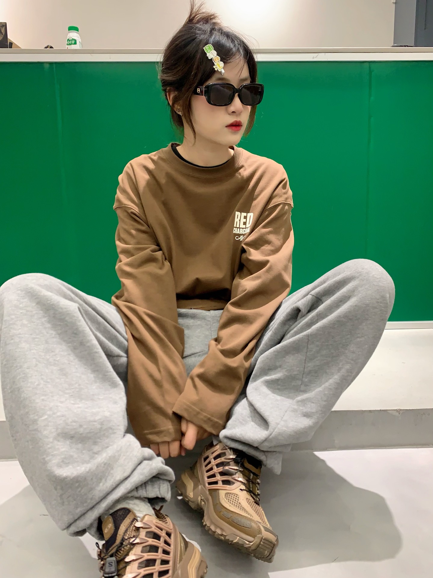 暖色皮肤适合衣服颜色,暖色皮肤穿什么颜色的衣服好看