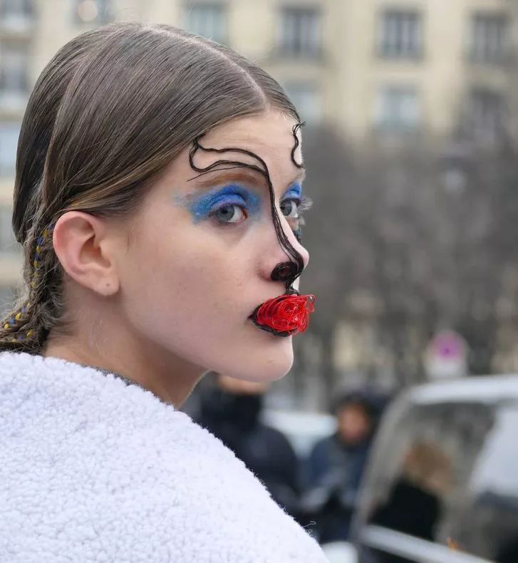 该怎么去形容你最贴切的出处,该怎么去形容你最贴切下一句是什么