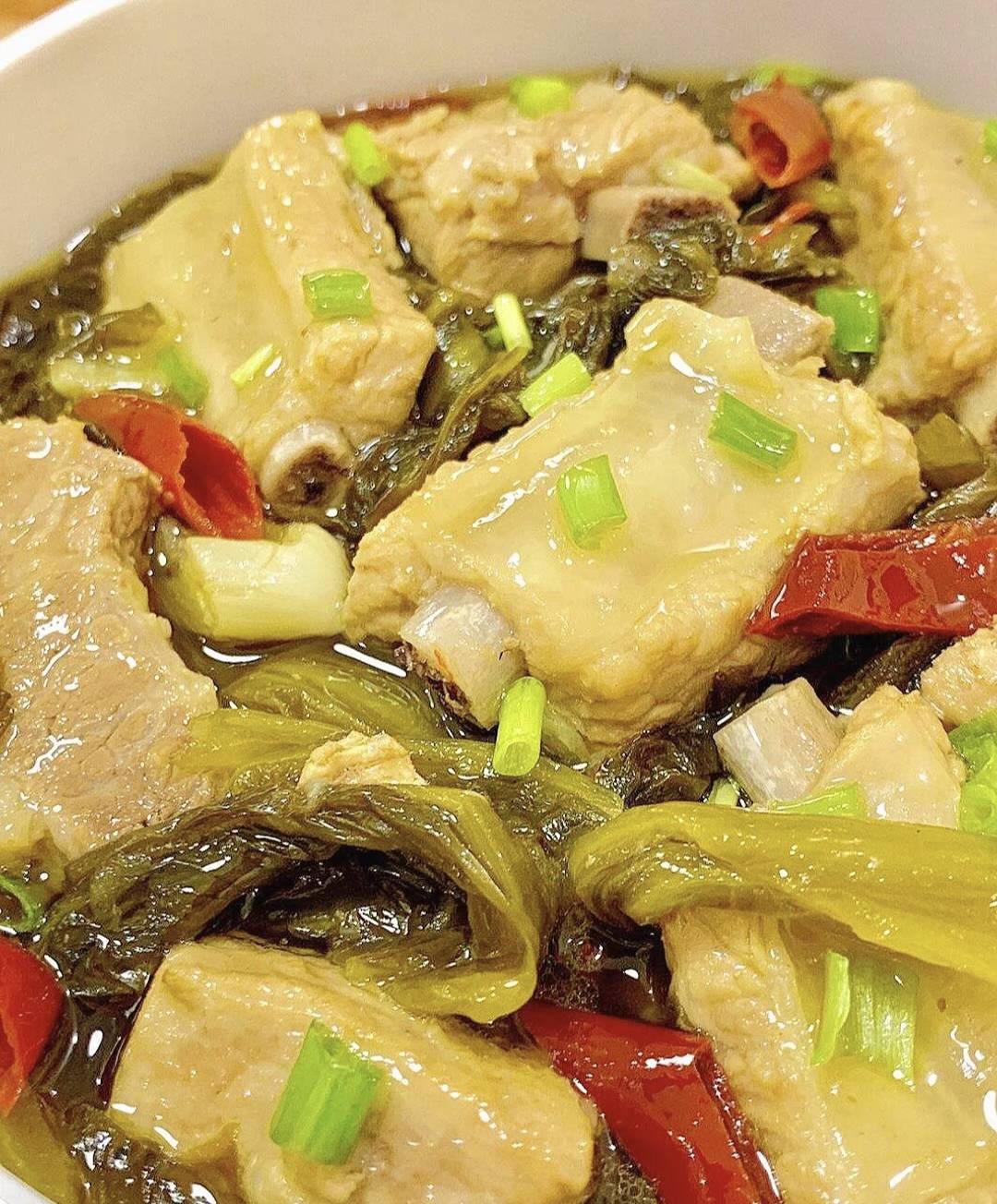 排骨炖酸菜的做法步骤,排骨炖酸菜的做法步骤窍门