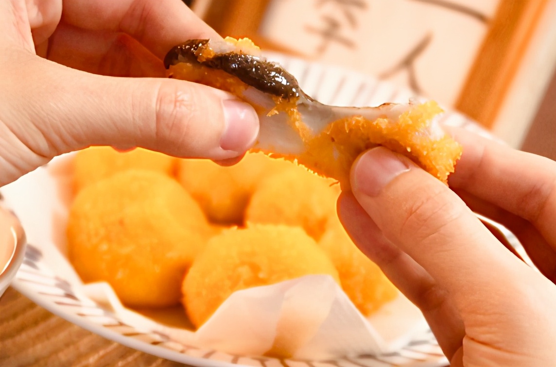 炸汤圆如何不爆,急,谢谢,炸汤圆怎么才能不开裂?厨师一招用了20年,皮酥里嫩