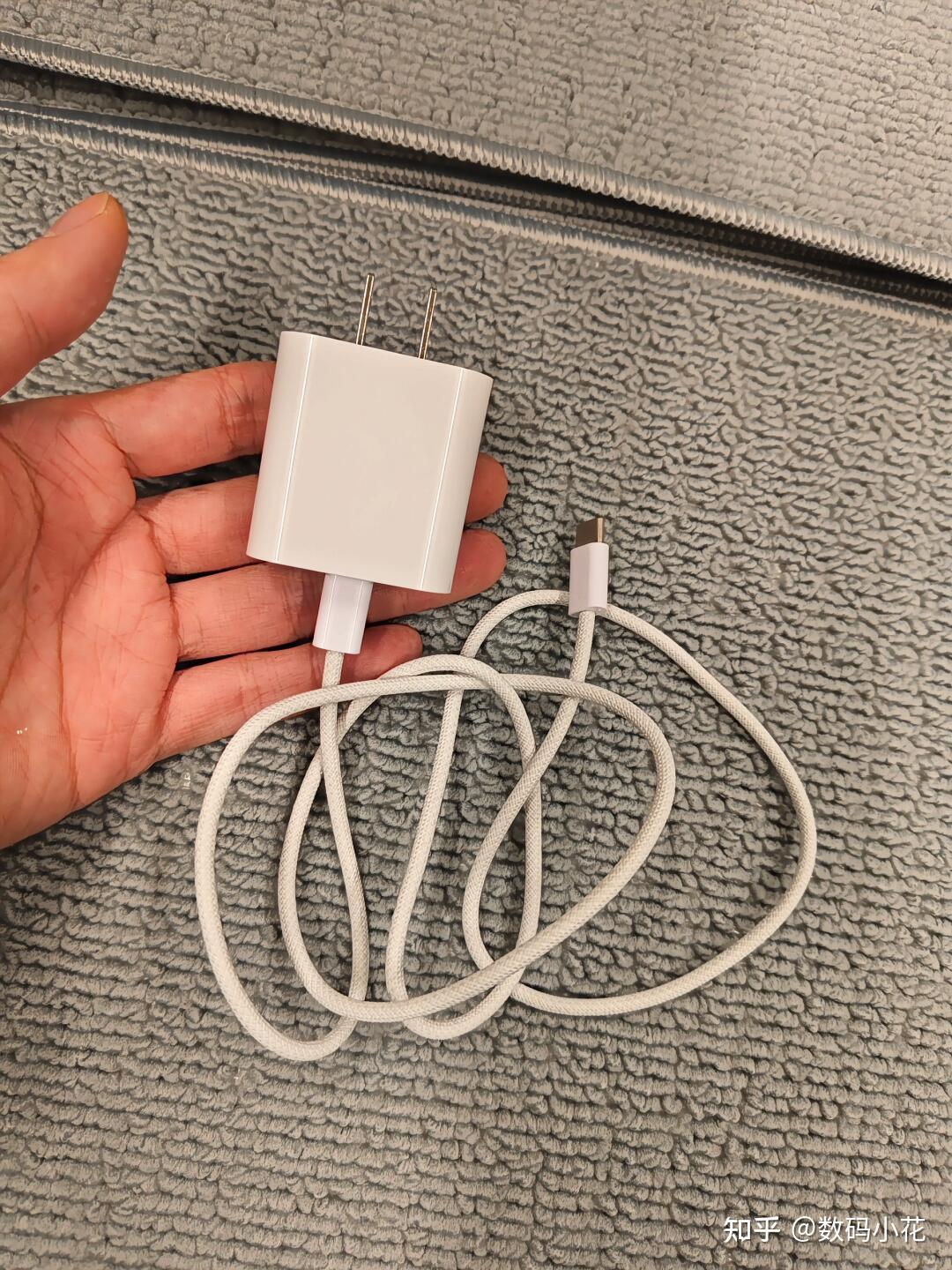 手机充电时为何很烫,手机充电的时候很烫手是为什么呢