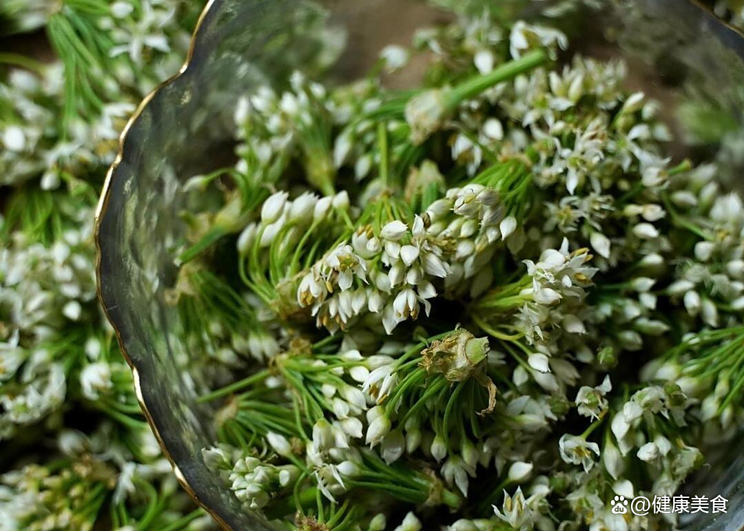 腌一斤韭菜花放多少盐,腌一斤韭菜花放多少盐合适