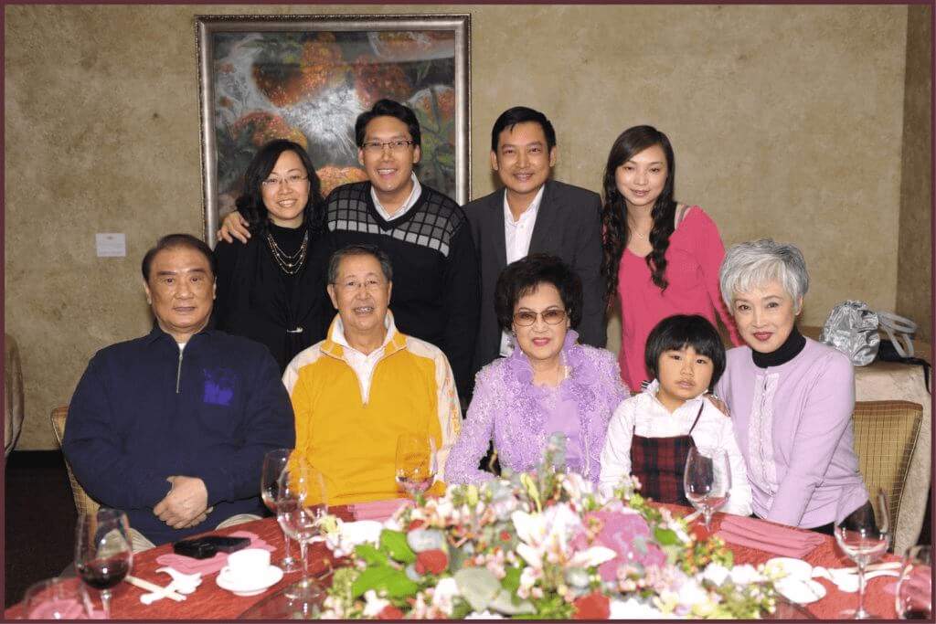 谭炳文个人资料简介,谭炳文妻子近照