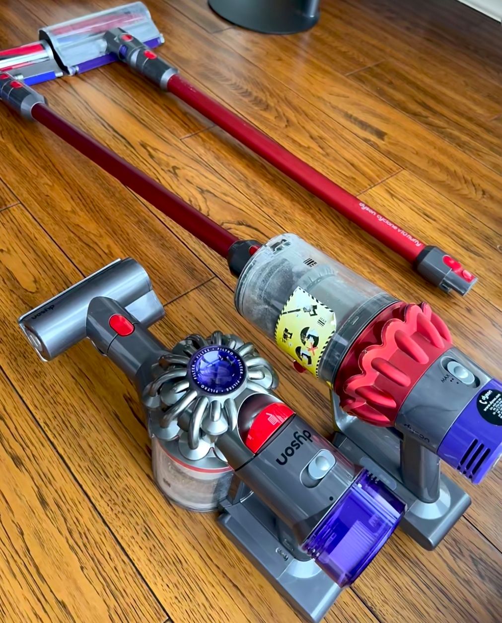 戴森v8,戴森v8直驱吸头拆解